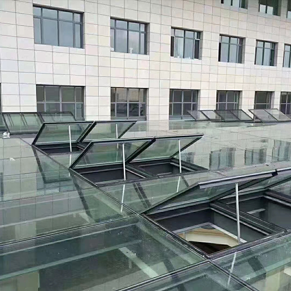 電動(dòng)鏈?zhǔn)介_窗機(jī)